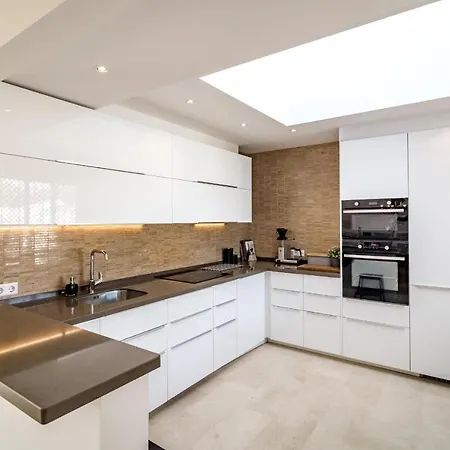 Ma2- Sea Views, Walking Distance To Puerto Banus * Marbella