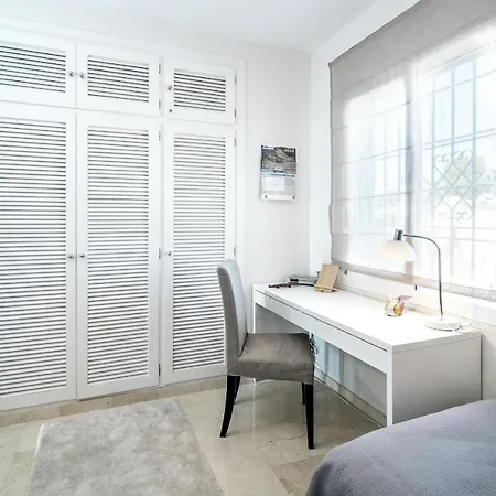 Apartment Ma2- Sea Views, Walking Distance To Puerto Banus *