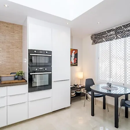 Ma2- Sea Views, Walking Distance To Puerto Banus Apartment *