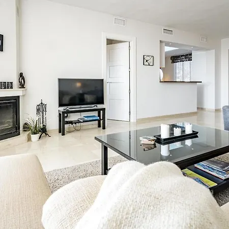 Apartment Ma2- Sea Views, Walking Distance To Puerto Banus